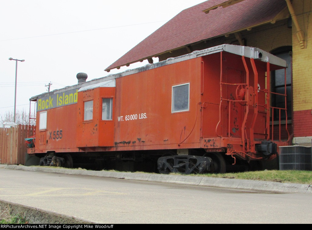 Faux Rock Island caboose